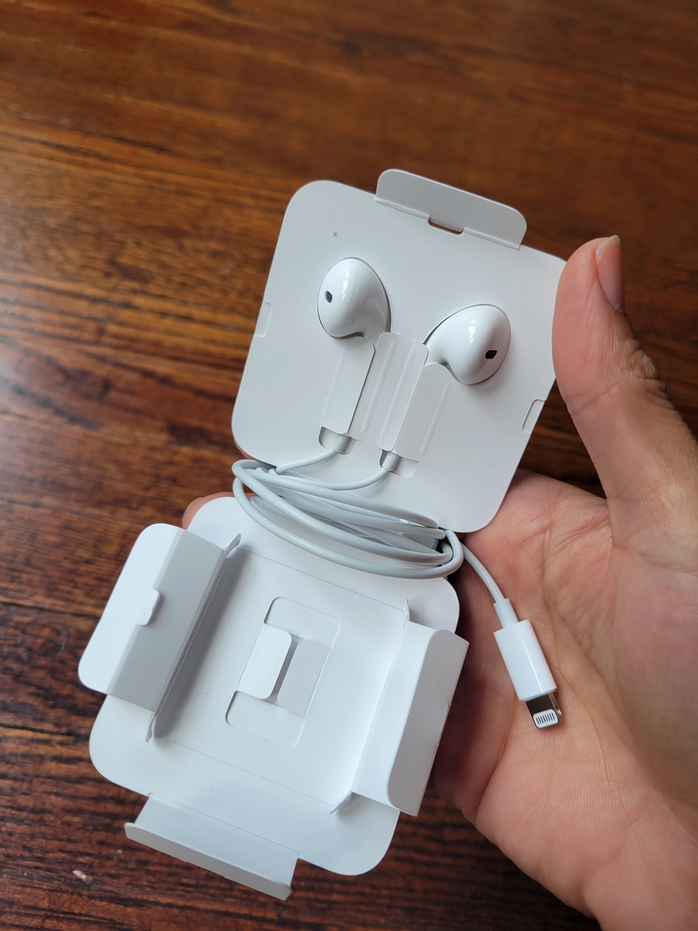 Apple Lightning Earpods + 3.5mm Adapter OEM Earbuds New - Picture 8 of 13